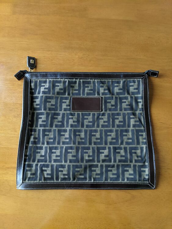 フェンディ  （ブランドバッグ）の商品画像 - 査定依頼日：2025年9月8日 - 最高査定価格：20,000円