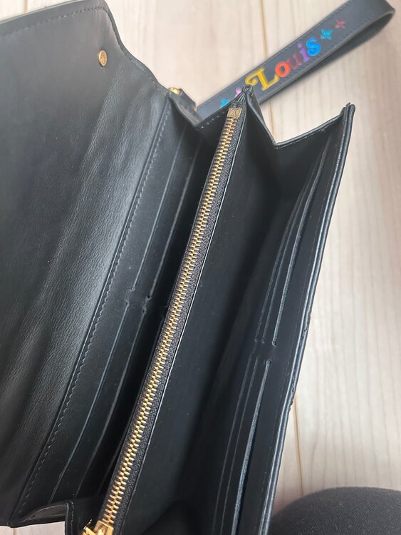 長財布（ブランド財布・小物）の商品画像 - 査定依頼日：2025年4月22日 - 最高査定価格：32,000円