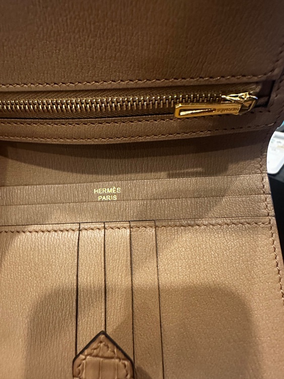 ベアンコンパクトクロコ（ブランド財布・小物）の商品画像 - 査定依頼日：2025年8月27日 - 最高査定価格：500,000円