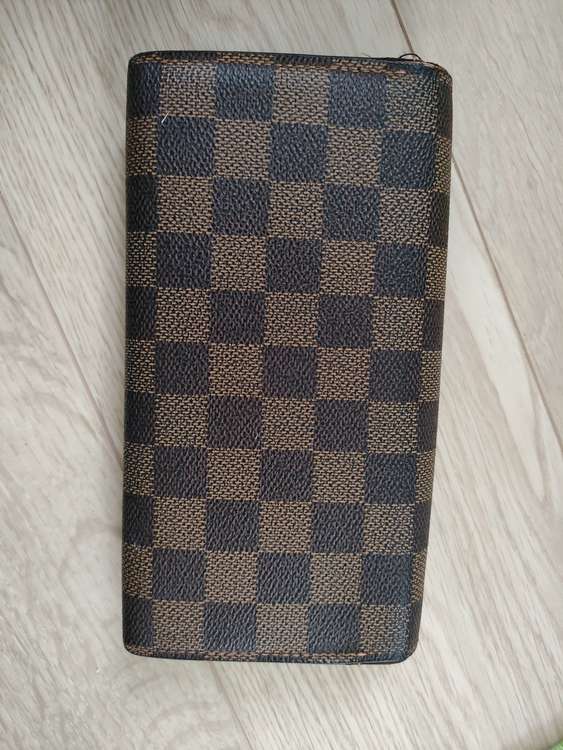 長財布（ブランドバッグ）の商品画像 - 査定依頼日：2022年8月25日 - 最高査定価格：10,000円