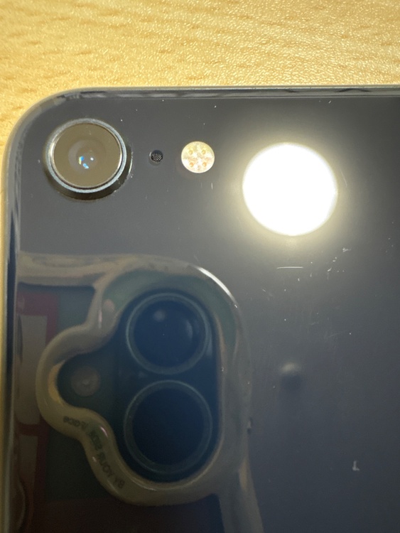 iPhone SE (第 3 世代) 64GB SIMフリー（スマホ）の商品画像 - 査定依頼日：2026年4月7日 - 最高査定価格：20,000円