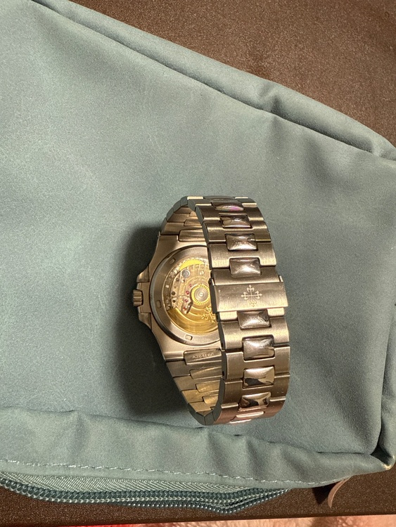 パテックフィリップ ノーチラス （高級時計）の商品画像 - 査定依頼日：2025年12月24日 - 最高査定価格：16,000,000円