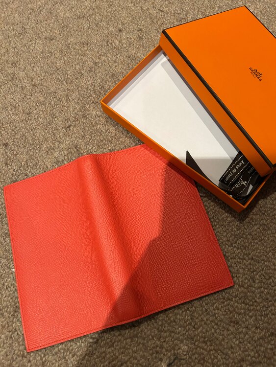 アジェンダヴィジョン　（ブランド財布・小物）の商品画像 - 査定依頼日：2025年1月17日 - 最高査定価格：15,000円