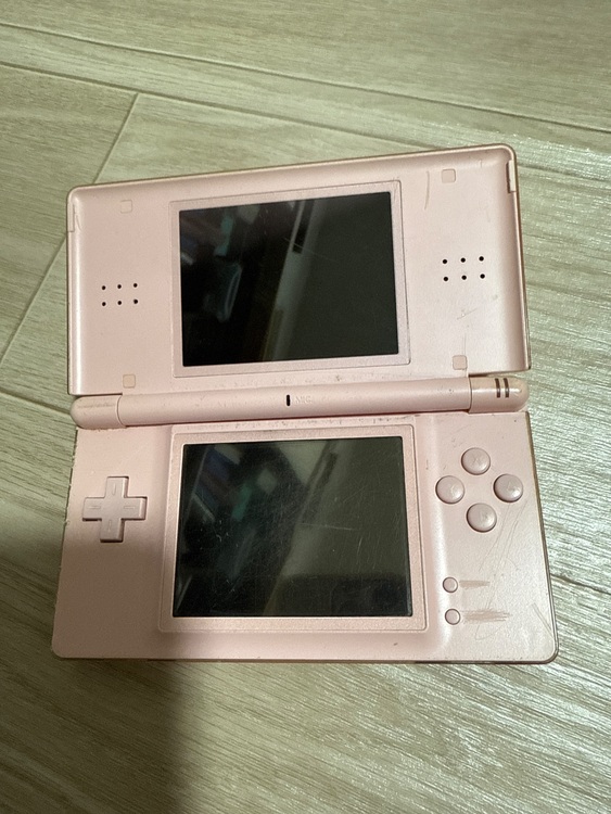 ニンテンドーDS rite（ゲーム機本体・ゲームソフト）の商品画像 - 査定依頼日：2025年8月15日 - 最高査定価格：300円