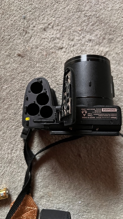 ニコン（Nikon）のコンパクトデジタルカメラ「COOLPIX B500」（カメラ）の商品画像 - 査定依頼日：2026年4月12日 - 最高査定価格：6,100円