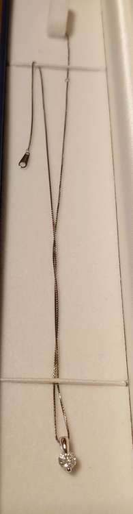 ptダイヤモンドネックレス Q825 （金・貴金属）の商品画像 - 査定依頼日：2023年6月27日 - 最高査定価格：30,000円