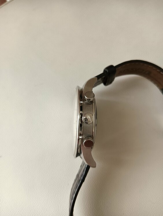 IWC ポルトギーゼ iw37401（高級時計）の商品画像 - 査定依頼日：2026年4月2日 - 最高査定価格：490,000円