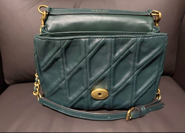 タイムズスクエアダビーショルダーバッグ（ブランドバッグ）の商品画像 - 査定依頼日：2025年10月13日 - 最高査定価格：4,000円