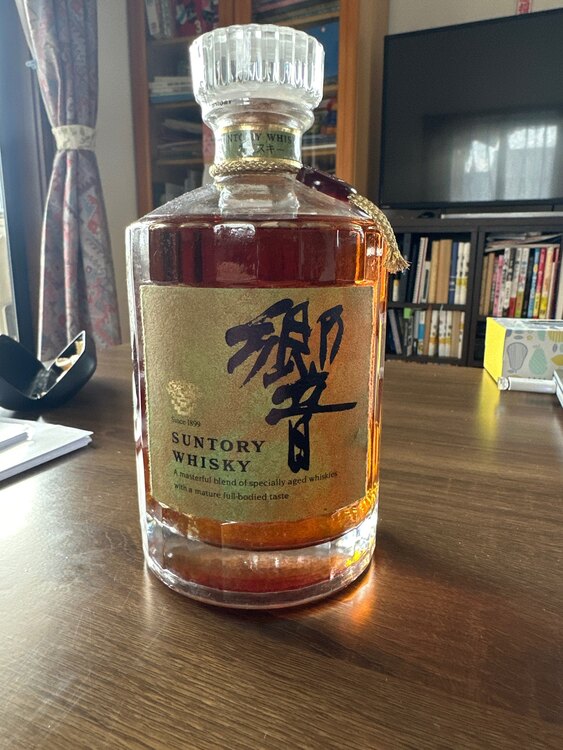 ウイスキー サントリー響 （お酒）の商品画像 - 査定依頼日：2025年3月30日 - 最高査定価格：30,000円