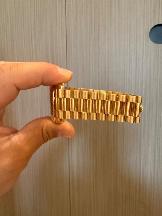 ロレックス デイデイト 22823（高級時計）の商品画像 - 査定依頼日：2025年7月26日 - 最高査定価格：7,000,000円