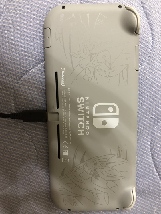 Nintendo Switch Lite本体 ザシアン・ザマゼンタ（ゲーム機本体・ゲームソフト）の商品画像 - 査定依頼日：2020年9月20日 - 最高査定価格：15,000円