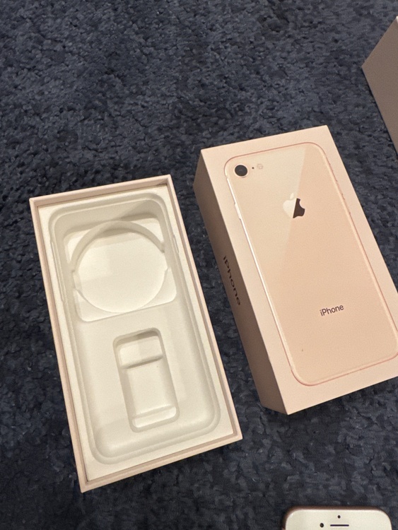 iPhone8（スマホ）の商品画像 - 査定依頼日：2026年3月29日 - 最高査定価格：4,000円