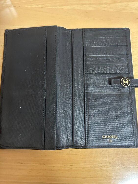 長財布（ブランド財布・小物）の商品画像 - 査定依頼日：2025年2月16日 - 最高査定価格：15,000円