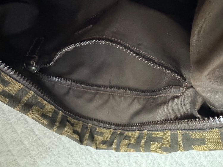 フェンディ  （ブランドバッグ）の商品画像 - 査定依頼日：2026年3月19日 - 最高査定価格：40,000円