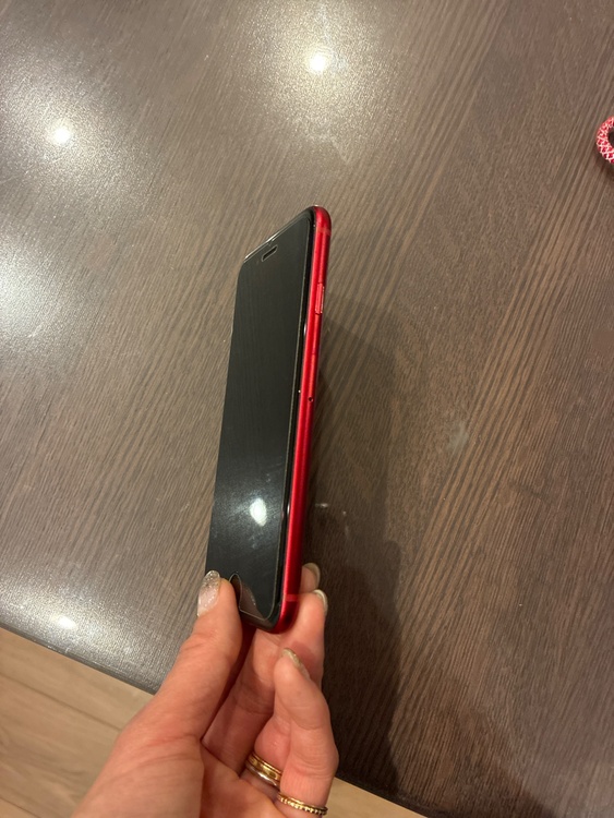 iPhone SE (第 3 世代) 128GB SIMフリー（スマホ）の商品画像 - 査定依頼日：2026年4月7日 - 最高査定価格：24,000円