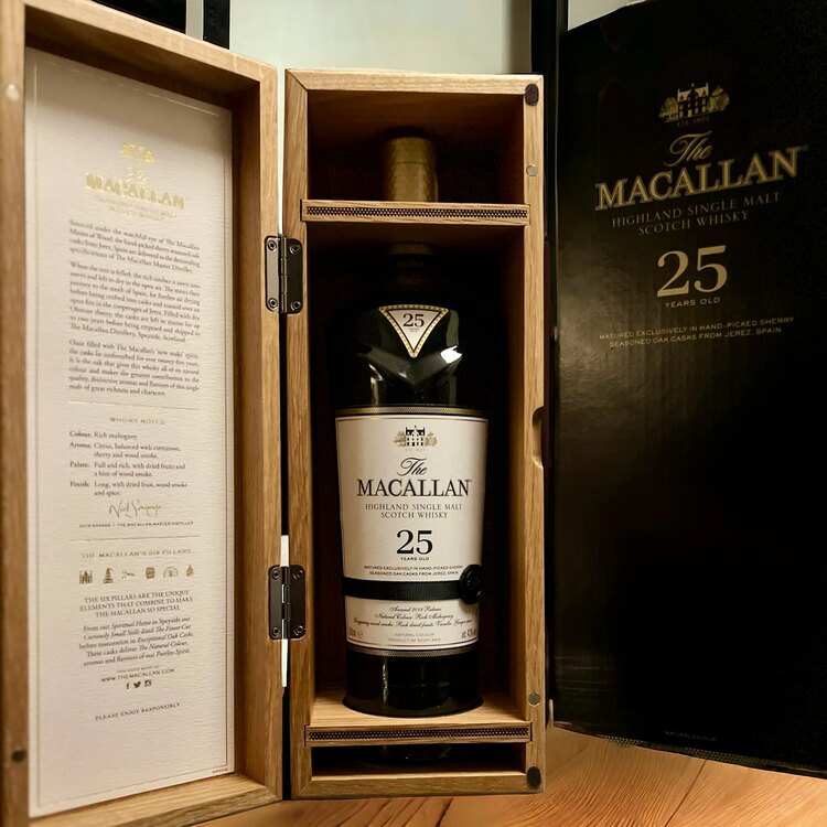 マッカラン25年（お酒）の商品画像 - 査定依頼日：2025年2月8日 - 最高査定価格：200,000円