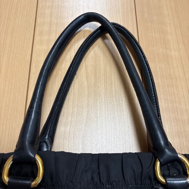 プラダ ギャザーバッグ（ブランドバッグ）の商品画像 - 査定依頼日：2026年10月9日 - 最高査定価格：30,000円