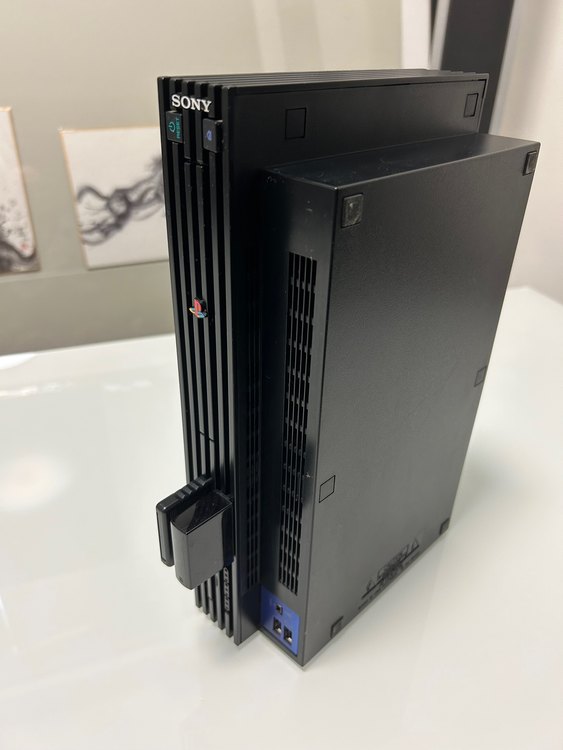 PlayStation2 SCPH-30000（ゲーム機本体・ゲームソフト）の商品画像 - 査定依頼日：2023年8月18日 - 最高査定価格：2,000円