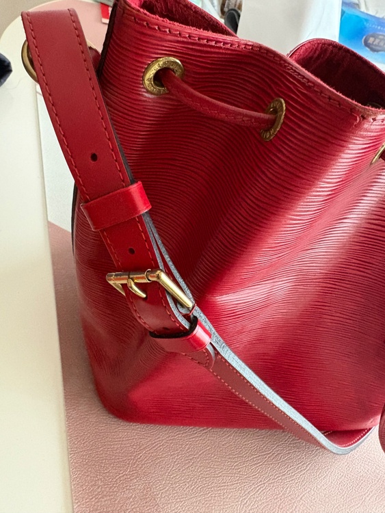 エピ（ブランドバッグ）の商品画像 - 査定依頼日：2026年4月24日 - 最高査定価格：50,000円