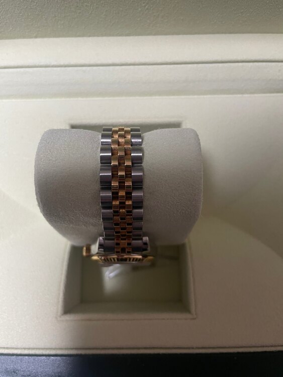 ロレックス デイトジャスト 179173NGr（高級時計）の商品画像 - 査定依頼日：2025年5月19日 - 最高査定価格：1,480,000円