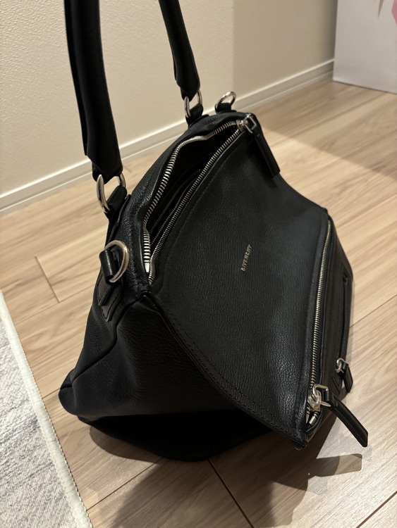 ジバンシィ（ブランドバッグ）の商品画像 - 査定依頼日：2025年1月21日 - 最高査定価格：20,000円