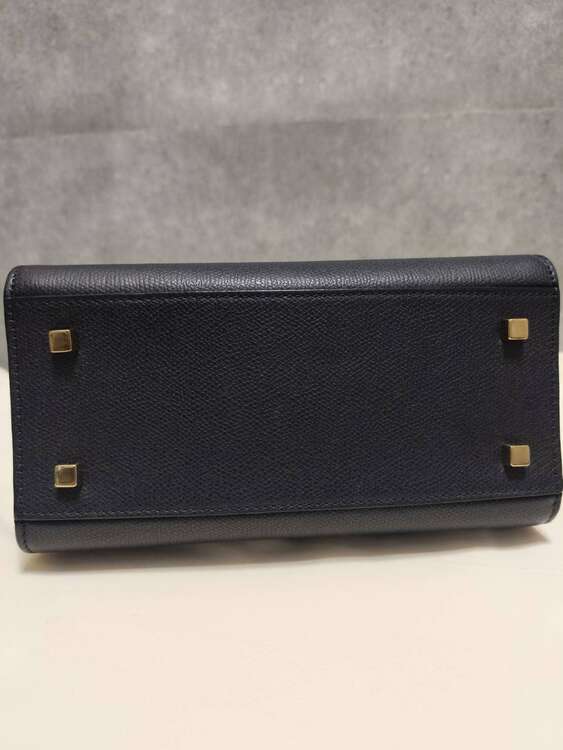 ヴァレクストラ  （ブランドバッグ）の商品画像 - 査定依頼日：2025年4月15日 - 最高査定価格：150,000円