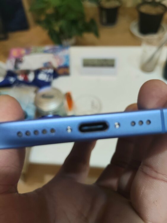 iPhone iPhone 16 128GB au（スマホ）の商品画像 - 査定依頼日：2026年7月15日 - 最高査定価格：80,000円