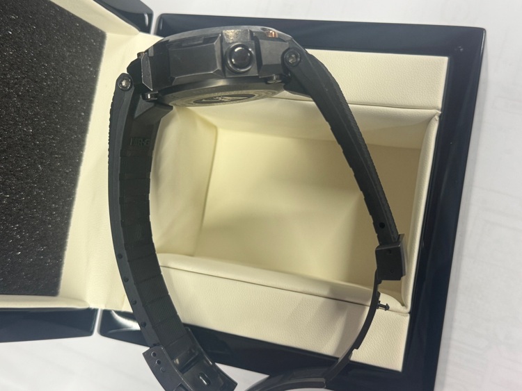 G-SHOCK MR-G MRG-B2000R-1AJr（高級時計）の商品画像 - 査定依頼日：2025年8月27日 - 最高査定価格：100,000円