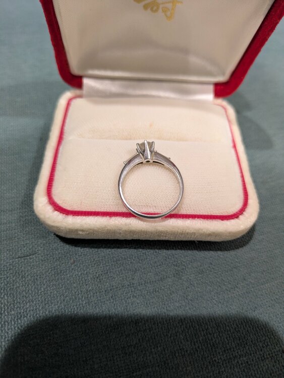 指輪（宝石）の商品画像 - 査定依頼日：2026年1月10日 - 最高査定価格：200,000円