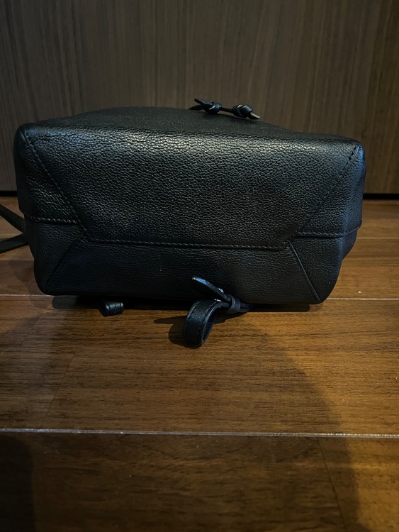 ロックミー　リュック（ブランドバッグ）の商品画像 - 査定依頼日：2026年4月6日 - 最高査定価格：200,000円