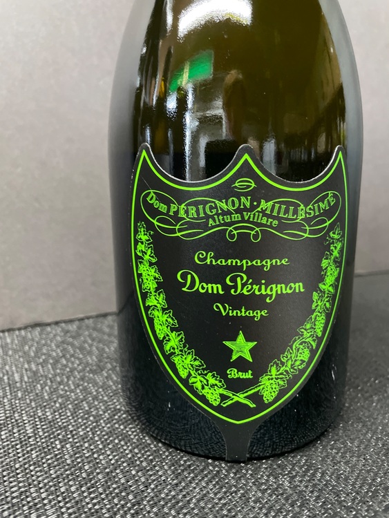 ドンペリルミナス並行（お酒）の商品画像 - 査定依頼日：2025年9月18日 - 最高査定価格：16,000円