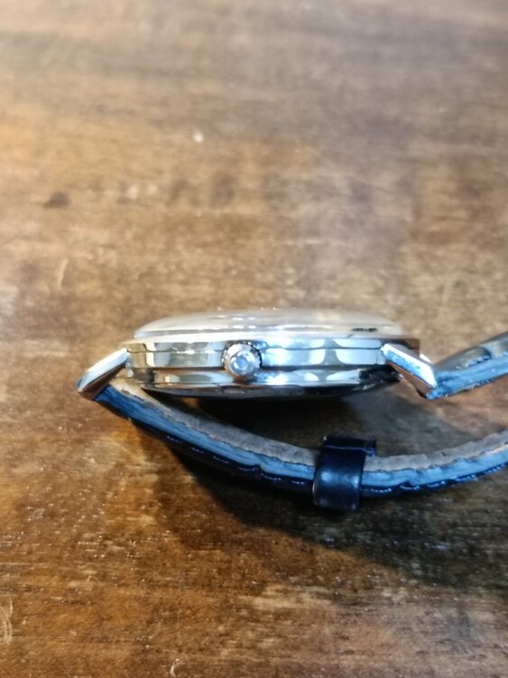 オメガ コンステーション （高級時計）の商品画像 - 査定依頼日：2025年12月6日 - 最高査定価格：150,000円