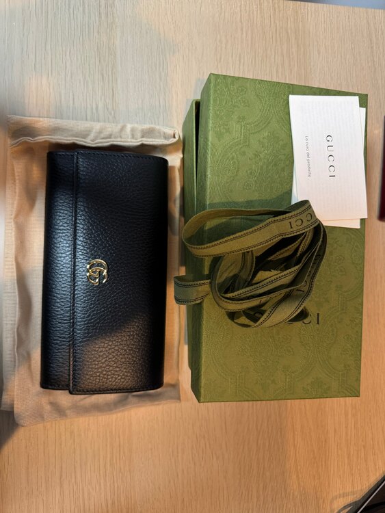 財布（古着・ファッション）の商品画像 - 査定依頼日：2025年2月4日 - 最高査定価格：15,000円