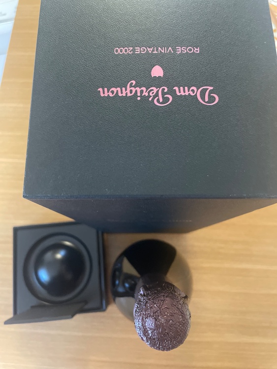 シャンパン ドン・ペリニヨン （お酒）の商品画像 - 査定依頼日：2025年12月9日 - 最高査定価格：30,000円