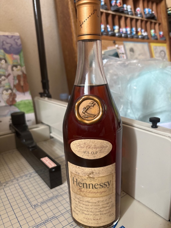 ブランデー ヘネシー（お酒）の商品画像 - 査定依頼日：2026年8月14日 - 最高査定価格：4,500円