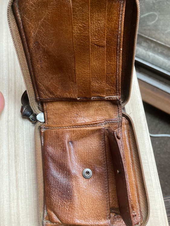 ボッテガ・ヴェネタ  （ブランドバッグ）の商品画像 - 査定依頼日：2025年11月21日 - 最高査定価格：500円