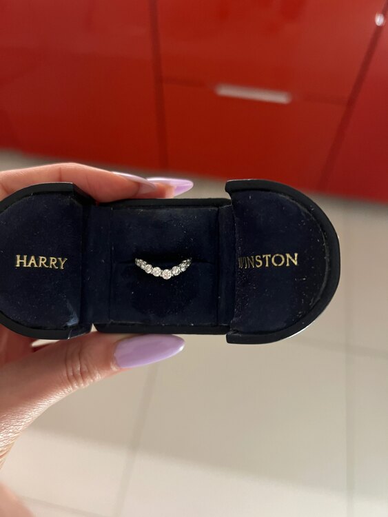 ハリーウィンストン婚約指輪（宝石）の商品画像 - 査定依頼日：2025年4月14日 - 最高査定価格：660,000円