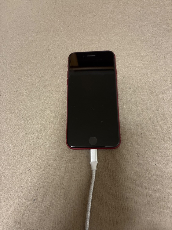 iPhoneSE（スマホ）の商品画像 - 査定依頼日：2025年8月30日 - 最高査定価格：40,000円