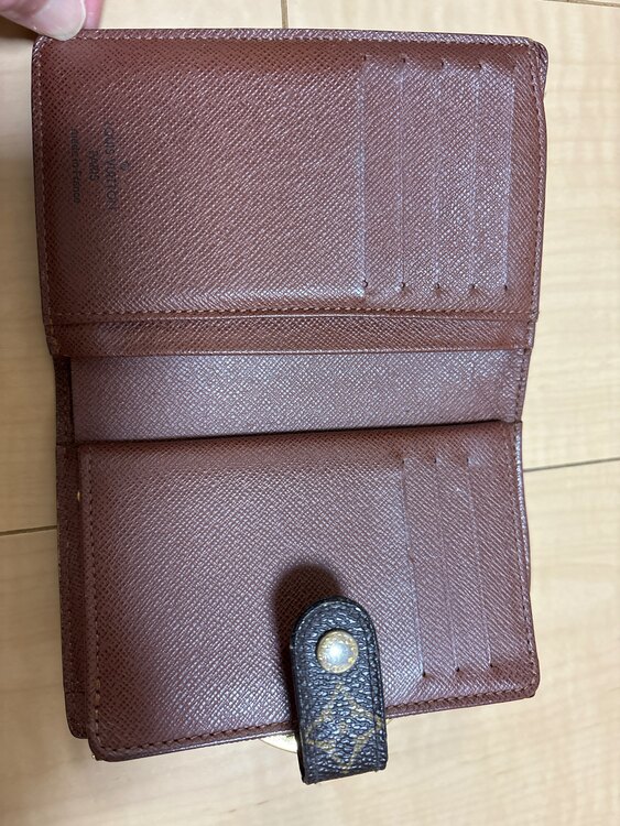 ヴィエノワ （ブランド財布・小物）の商品画像 - 査定依頼日：2025年5月5日 - 最高査定価格：12,000円