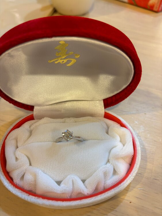 ダイヤモンド（金・貴金属）の商品画像 - 査定依頼日：2025年5月18日 - 最高査定価格：250,000円