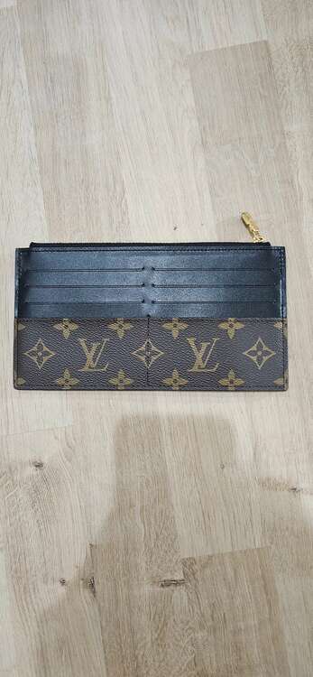 ルイヴィトンモノグラム　スリムパース（ブランド財布・小物）の商品画像 - 査定依頼日：2025年4月26日 - 最高査定価格：23,000円