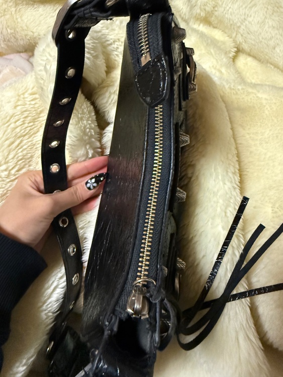 バレンシアガ  （ブランドバッグ）の商品画像 - 査定依頼日：2025年12月16日 - 最高査定価格：65,000円