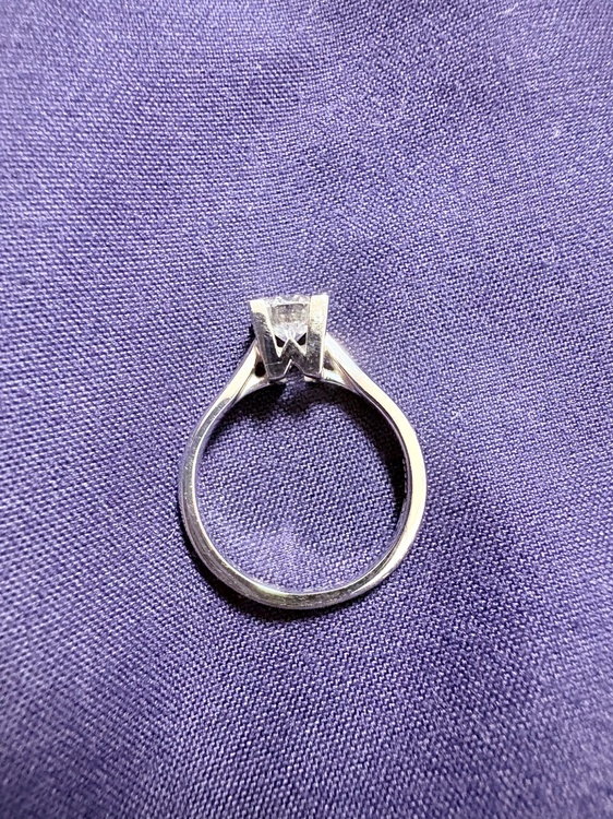 ハリーウィンストン その他 （高級時計）の商品画像 - 査定依頼日：2026年4月11日 - 最高査定価格：100,000円