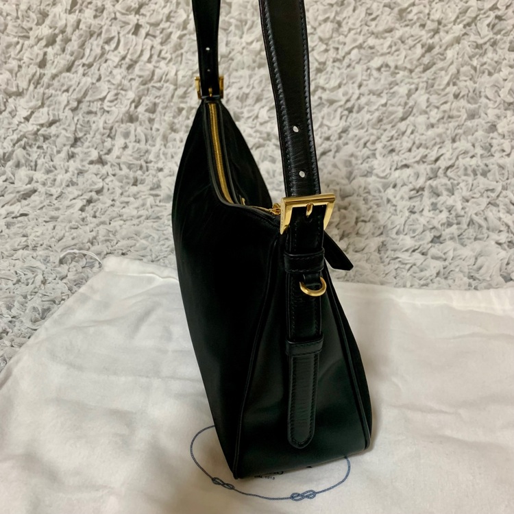 PRADA エメ パドロック付 ラージ Re-Nylon xレザー（ブランドバッグ）の商品画像 - 査定依頼日：2025年9月13日 - 最高査定価格：190,000円