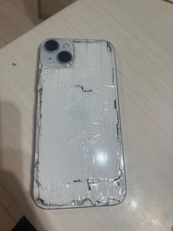 iPhone iPhone 15 Plus 128GB SIMフリー（スマホ）の商品画像 - 査定依頼日：2026年9月17日 - 最高査定価格：38,000円
