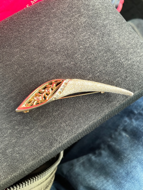 ブローチ（金・貴金属）の商品画像 - 査定依頼日：2026年1月8日 - 最高査定価格：136,000円