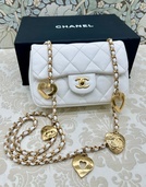 CHANEL ハートチャーム ミニマトラッセ ホワイト（ブランドバッグ）の商品画像 - 査定依頼日：2026年5月29日 - 最高査定価格：260,000円