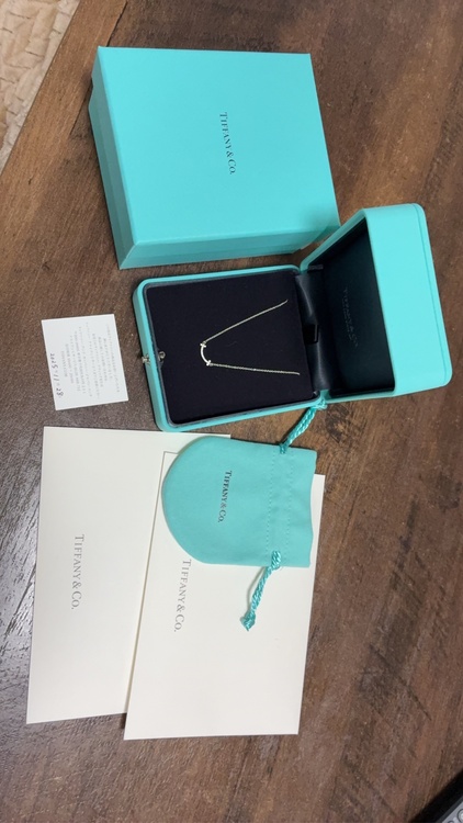 ティファニースマイルミニホワイトゴールド（金・貴金属）の商品画像 - 査定依頼日：2026年1月8日 - 最高査定価格：180,000円