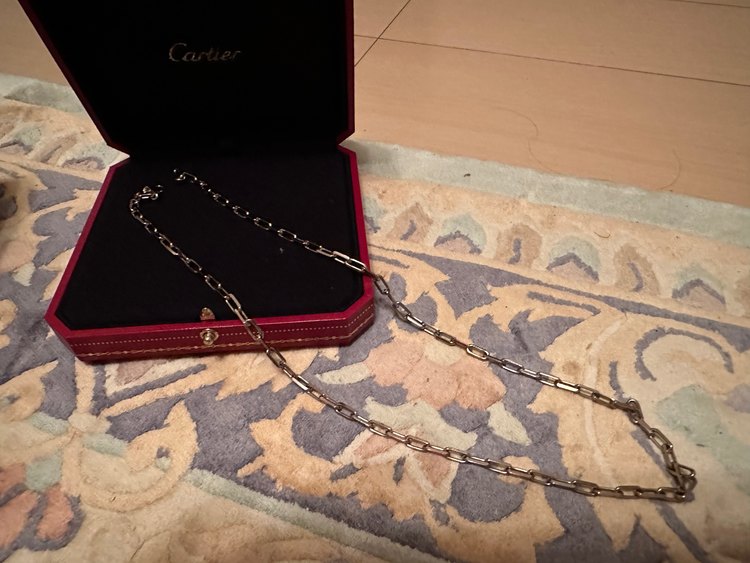 サントス ドゥ カルティエ ネックレス  ホワイトゴールド  （金・貴金属）の商品画像 - 査定依頼日：2023年9月25日 - 最高査定価格：600,000円