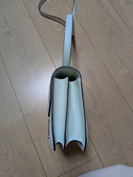 コンスタンスミニ（ブランドバッグ）の商品画像 - 査定依頼日：2026年3月28日 - 最高査定価格：1,100,000円